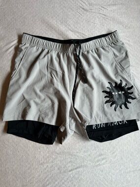 Roark Men’s Athletic Shorts in Light Gray with Black Details